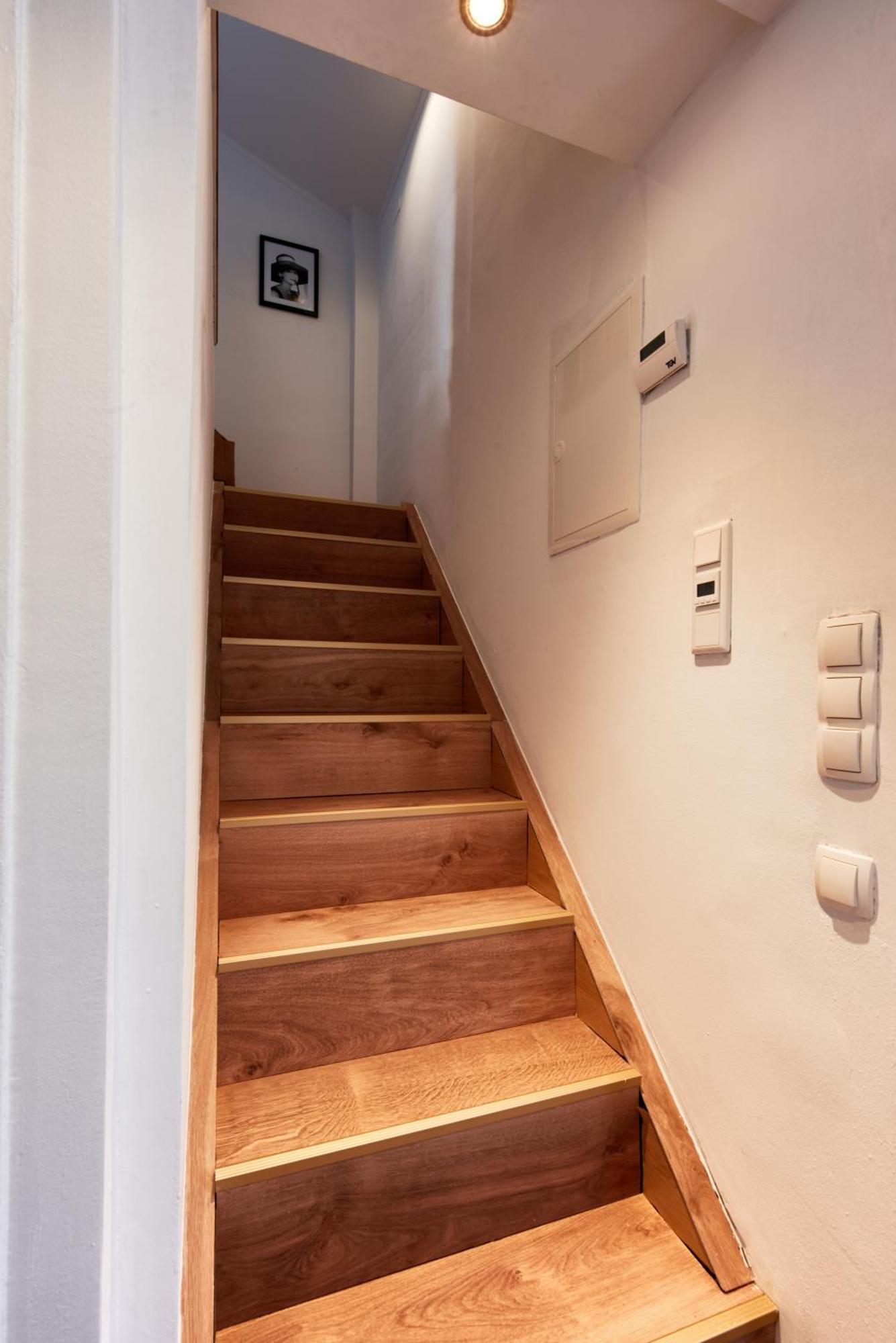 Luxurious 3bd In Prime Location Of *