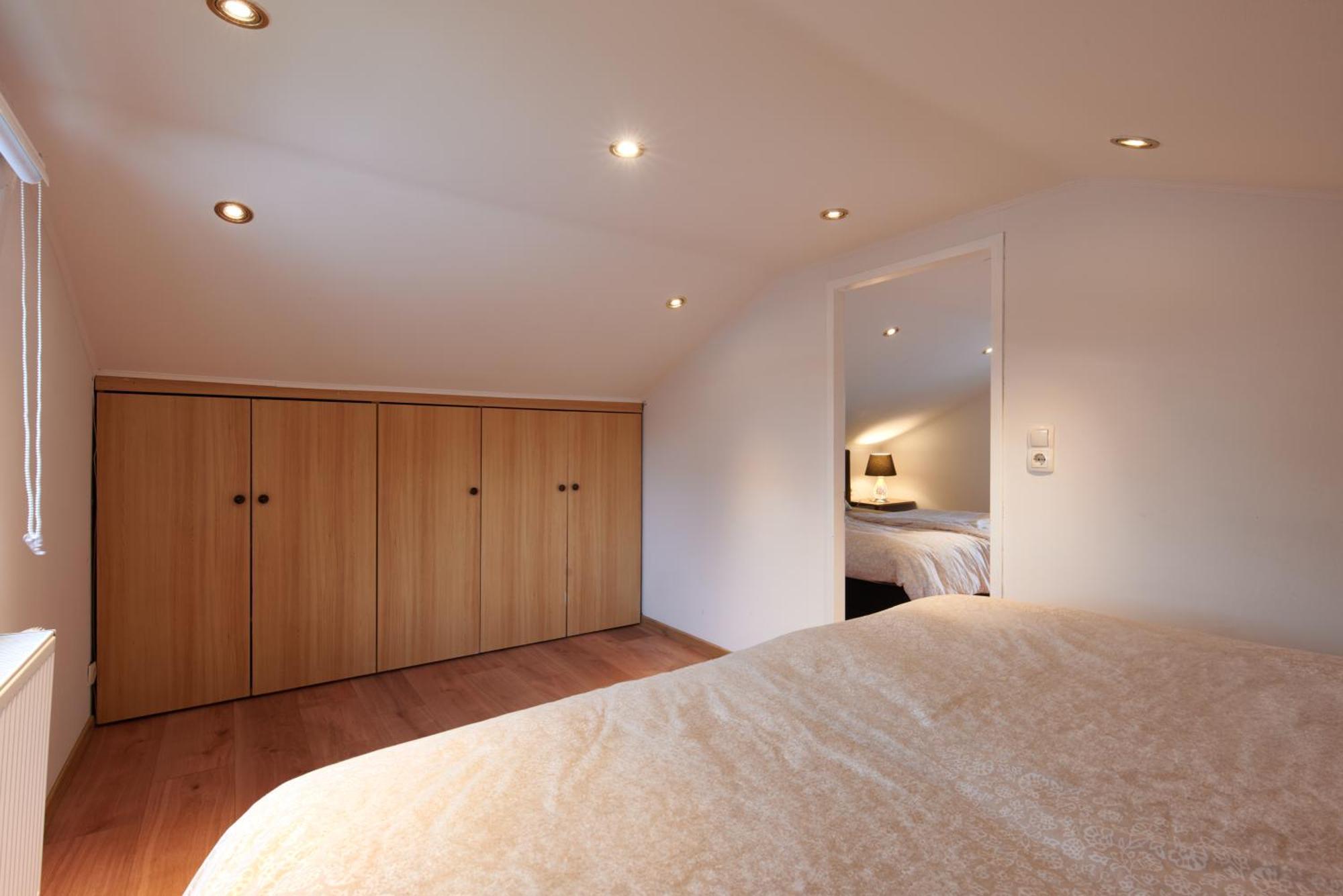 Apartment Luxurious 3bd In Prime Location Of *