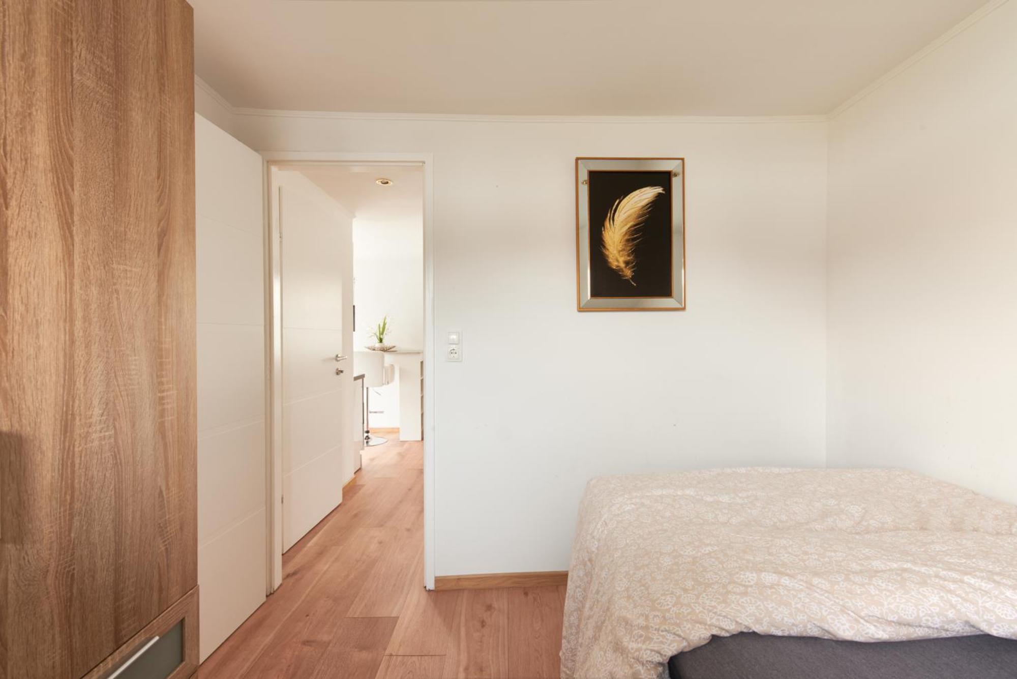 Luxurious 3bd In Prime Location Of *